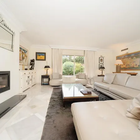 Aviemore - Luxury With Pool In Nueva Andalucia Villa