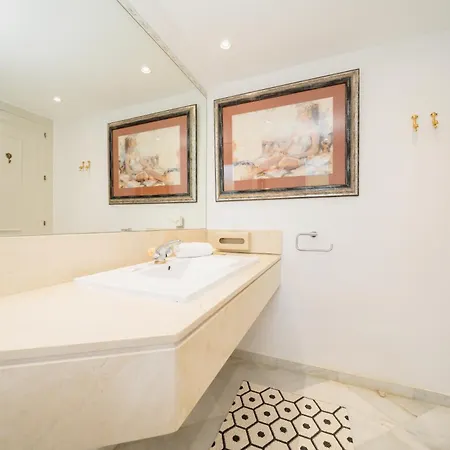 Aviemore - Luxury With Pool In Nueva Andalucia