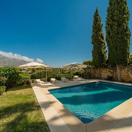 Aviemore - Luxury With Pool In Nueva Andalucia Villa